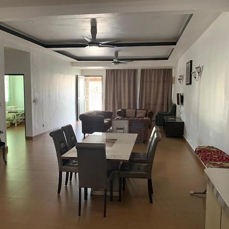 Villaparadise Homestay Бату Пахат Екстериор снимка