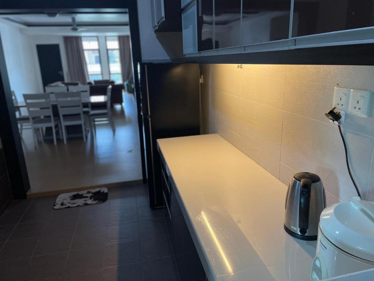 Villaparadise Homestay Бату Пахат Екстериор снимка